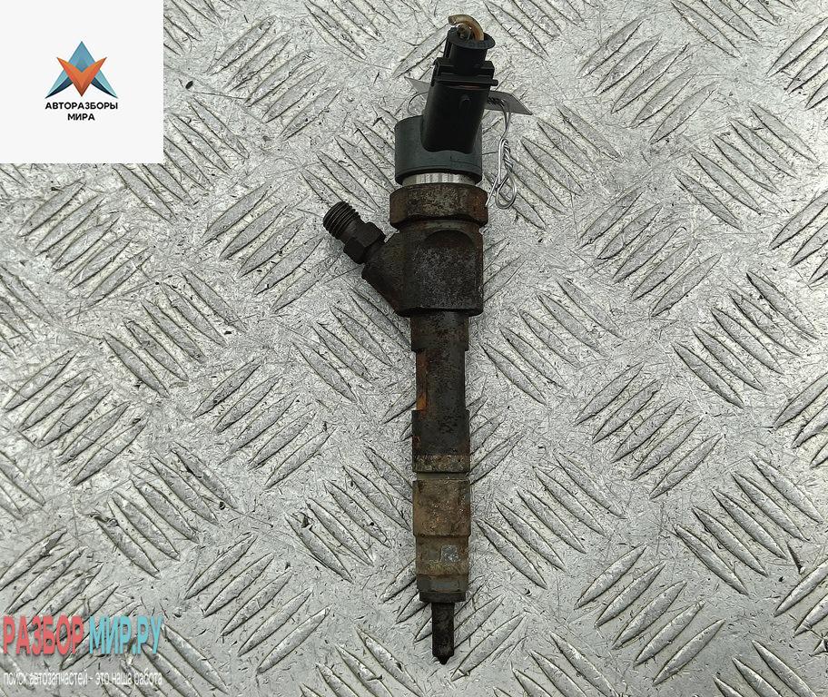форсунка Renault Megane 2 поколение 2004, 1.9 л., дизель, МКПП, серый, хетчбэк 5 дв., 8200100272, 0445110110 - фото №1