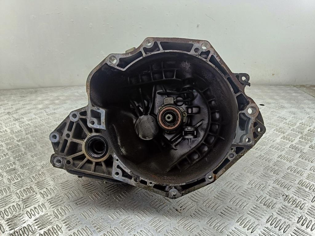 МКПП Opel Vectra B 1995, 1.6 л., бензин, МКПП, бежевый, седан - фото №1