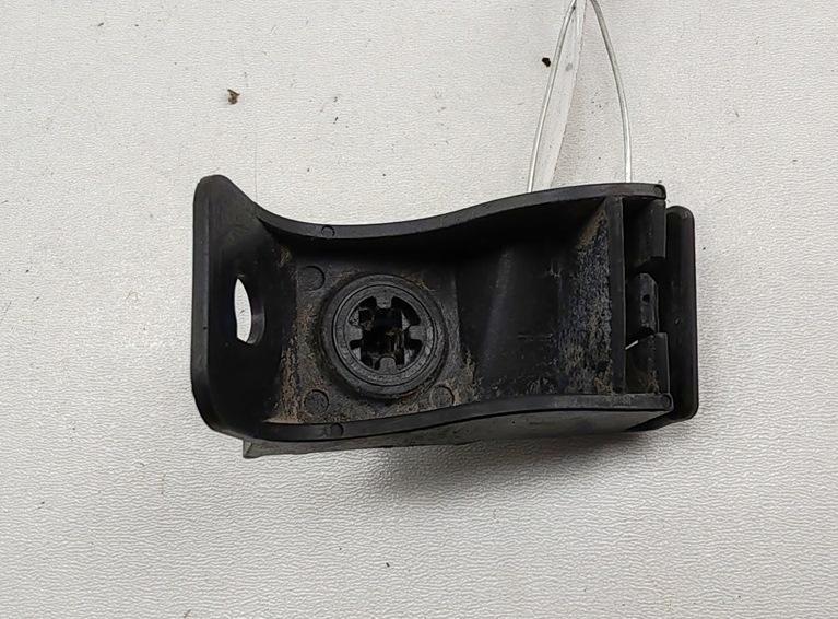кронштейн (крепление) Toyota Yaris Verso 2001, 1.3 л., бензин, МКПП, серый, минивэн