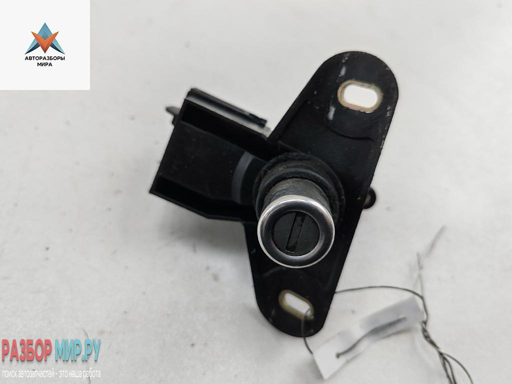 кнопка открытия багажника Opel Astra G 1998, 1.8 л., бензин, АКПП, серый, хетчбэк 5 дв. - фото №1