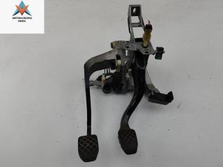 узел педальный (блок педалей) Volkswagen Passat B5 1998, 1.6 л., бензин, МКПП, чёрный, универсал, 8D1721117D