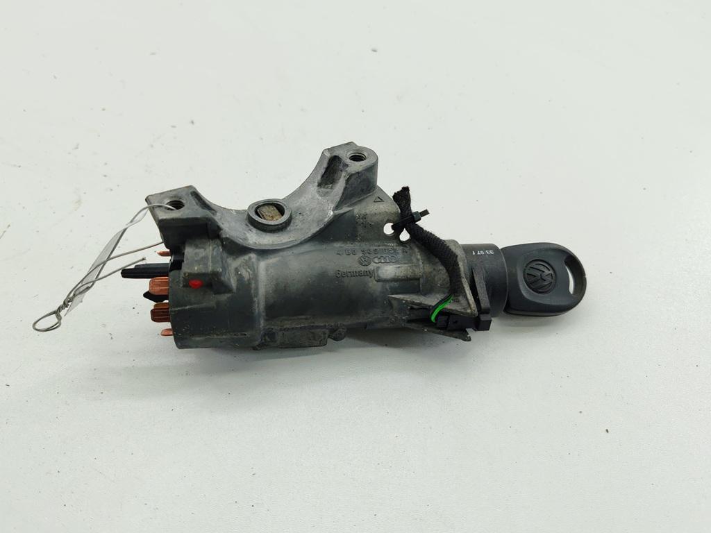 замок зажигания Volkswagen Passat B5 1997, 1.8 л., бензин, МКПП, синий, седан, 4B0905851A