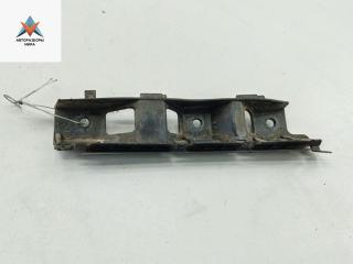 кронштейн переднего бампера Volkswagen Passat B6 2007, 2.0 л., дизель, МКПП, чёрный, универсал, 3C0807184