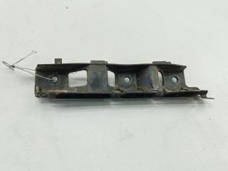 кронштейн переднего бампера Volkswagen Passat B6 2007, 2.0 л., дизель, МКПП, чёрный, универсал, 3C0807184