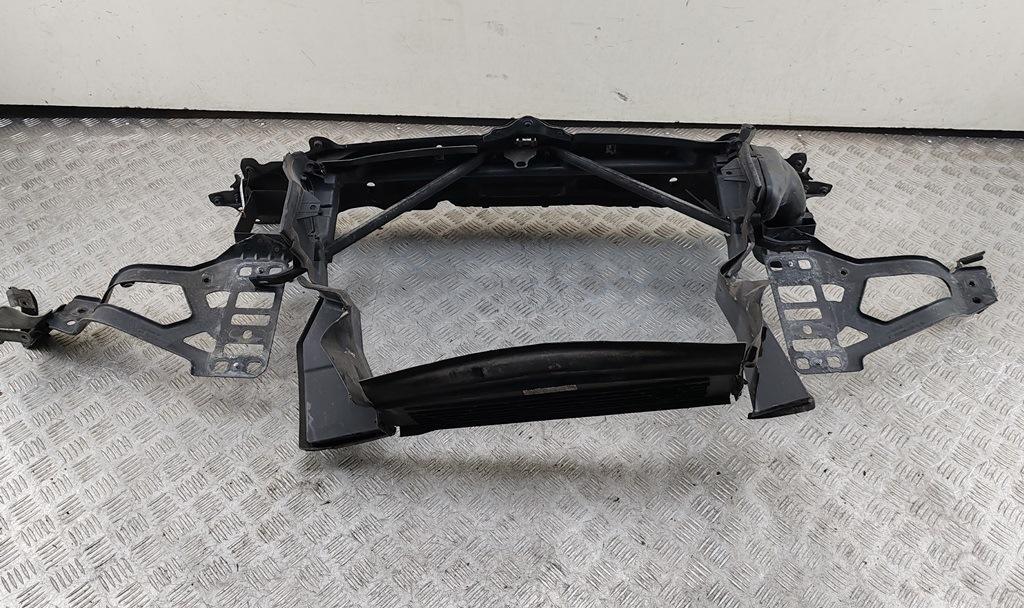 Рамка радиатора BMW 5 E60/E61 2006, 2.5 л., бензин, АКПП, чёрный, седан