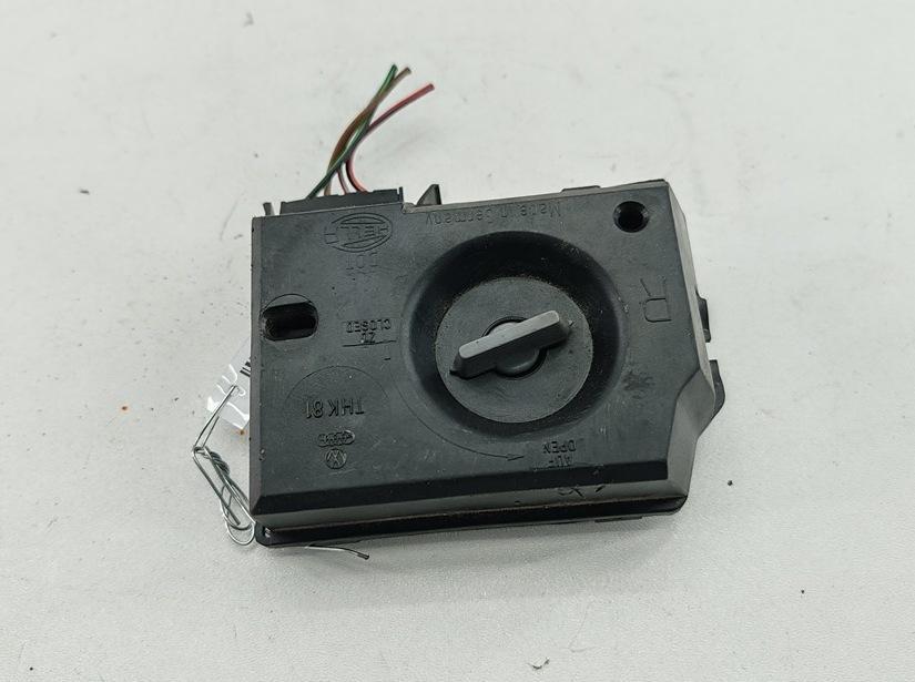 Плата фонаря заднего правого Audi 80 8C/B4 1992, 2.0 л., бензин, МКПП, красный, седан, B5831BL - фото №1