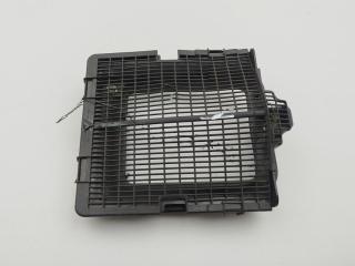 корпус салонного фильтра Audi 80 B4 1992, 2.0 л., бензин, МКПП, красный, седан, 893819098B