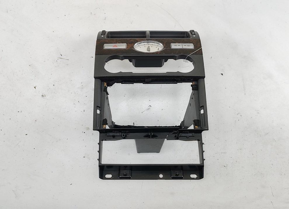 рамка под магнитолу Ford Mondeo III 2003, 1.8 л., бензин, МКПП, чёрный, универсал, 4S7118522A