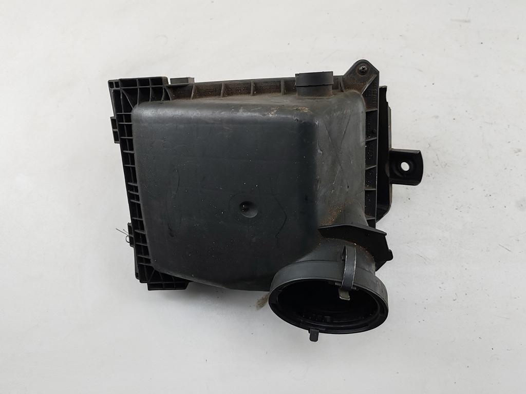 корпус воздушного фильтра Audi A4 B6 2004, 3.0 л., бензин, АКПП, чёрный, универсал, 06C133835