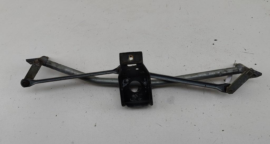 Механизм стеклоочистителя переднего (трапеция дворников) Audi 80 B4 1994, 2.0 л., бензин, МКПП, красный, седан, 8939550