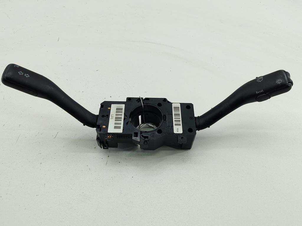переключатель подрулевой Audi A6 C5 1998, 2.4 л., бензин, МКПП, серый, седан, 8L0953513G.4B0953503G
