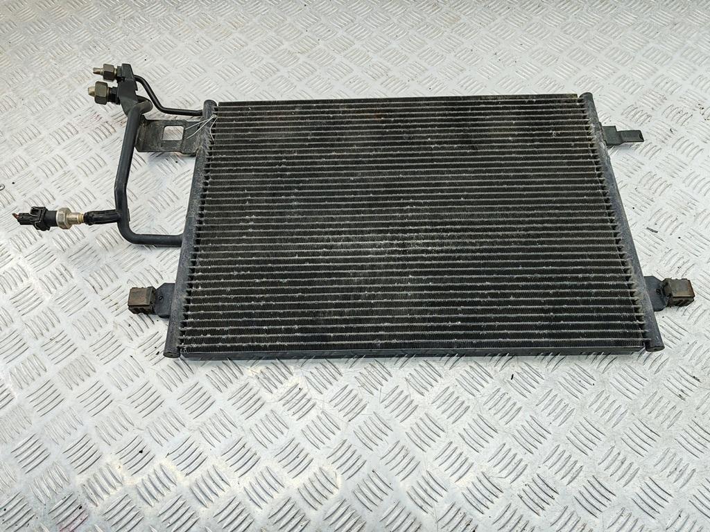 радиатор кондиционера Audi A4 B5 1999, 1.8 л., бензин, МКПП, зелёный, седан, 8D0260401H