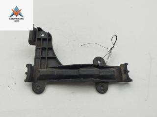 кронштейн заднего бампера Audi 80 8C/B4 1992, 2.0 л., бензин, МКПП, красный, седан, 8A0807484