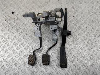 узел педальный (блок педалей) Audi 80 8C/B4 1992, 2.0 л., бензин, МКПП, красный, седан, 8A0721115