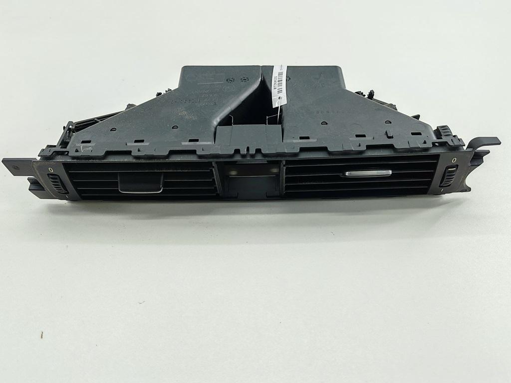 дефлектор обдува салона BMW 3 E90/E91/E92/E93 2006, 2.0 л., бензин, МКПП, серый, универсал, 642269123301 - фото №1