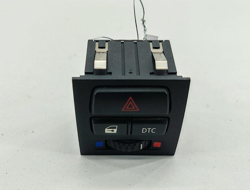 кнопка аварийной сигнализации BMW 3 E90/E91/E92/E93 2006, 2.0 л., бензин, МКПП, серый, универсал, 6945652