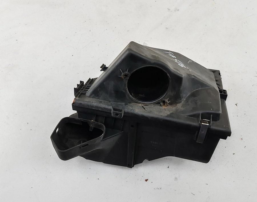 корпус воздушного фильтра BMW 1 E81/E87 2009, 2.0 л., дизель, МКПП, чёрный, хетчбэк 5 дв., 7797460