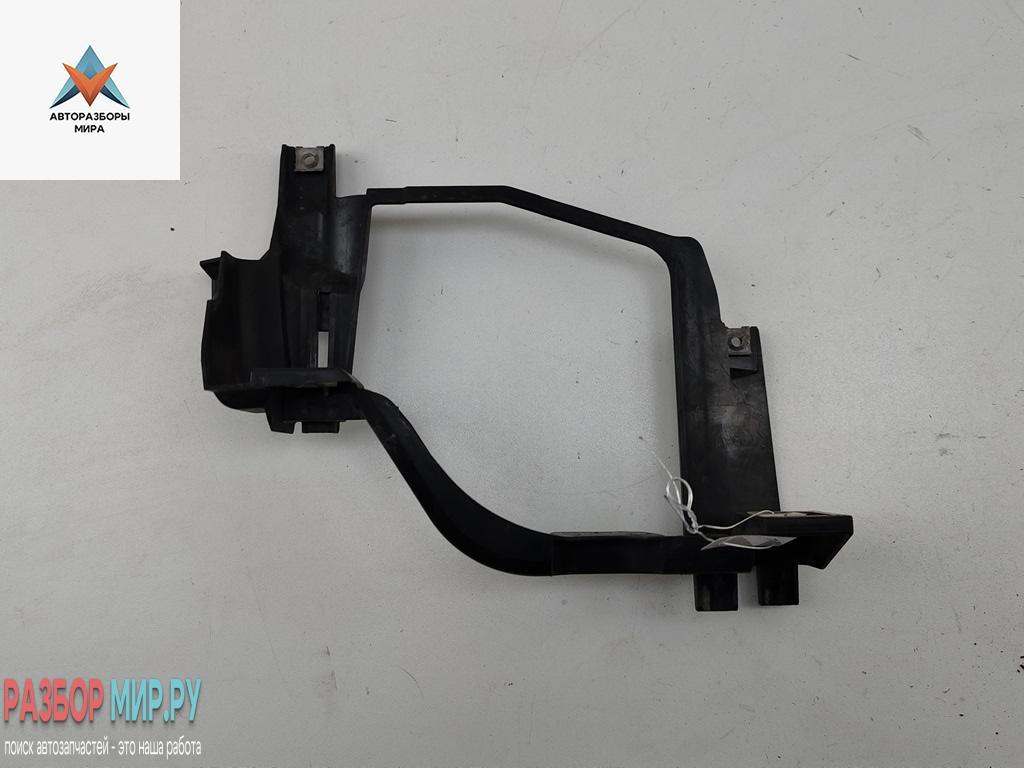 крепление фары левой BMW 5 серия E60/E61 2006, 2.5 л., бензин, АКПП, чёрный, универсал, 15873700 - фото №1