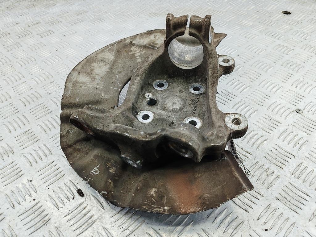 Кулак (корпус ступицы) передний правый BMW 5 E60/E61 2005, 2.5 л., бензин, АКПП, чёрный, седан