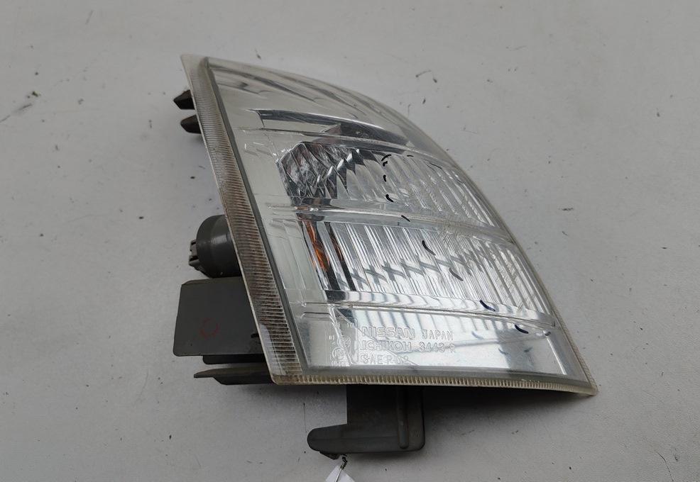 Поворотник (указатель поворота) правый Nissan X-Trail T30 2004, 2.0 л., бензин, МКПП, серый, внедорожник 5 дв.