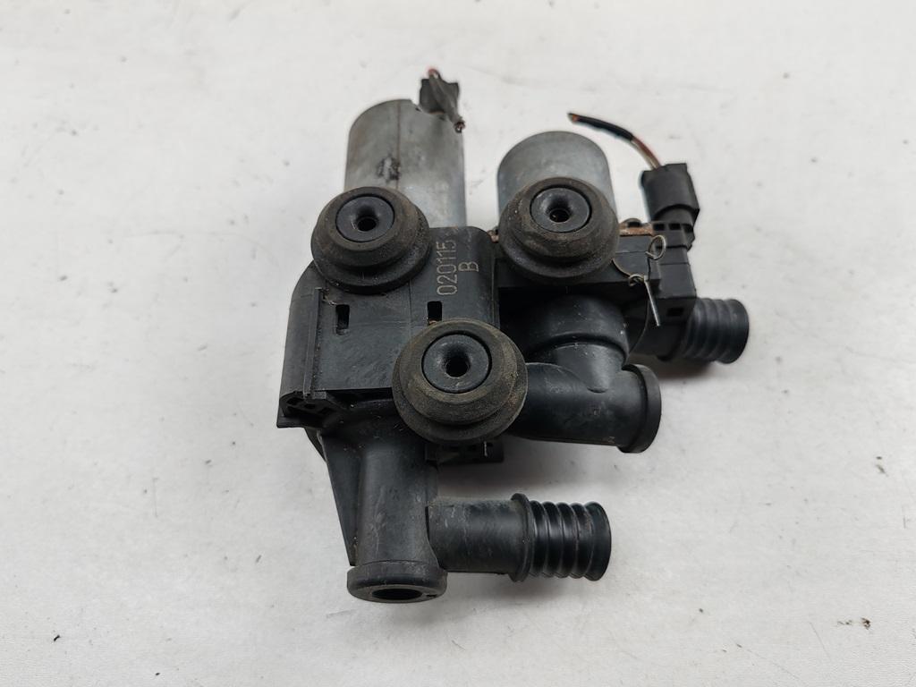 кран отопителя (печки) BMW 3 E46 2002, 2.0 л., дизель, МКПП, зелёный, седан, 8369807