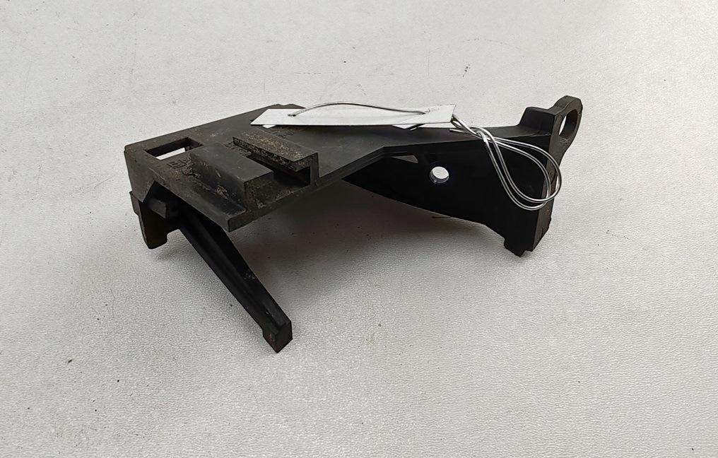крепление ( кронштейн ) крыла BMW 3 E46 2002, седан, 6914764