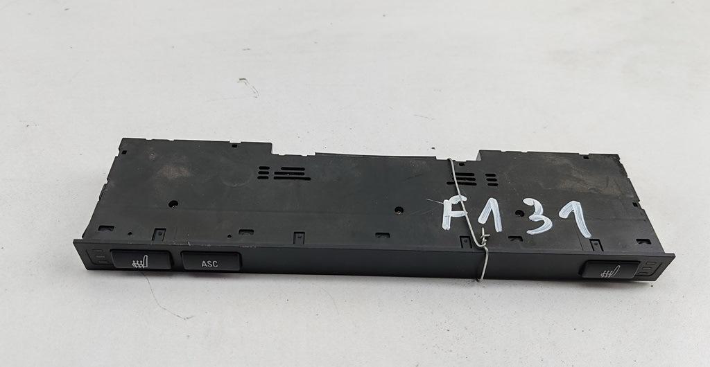 кнопка обогрева сидений BMW 5 E39 1999, 2.5 л., бензин, МКПП, серый, седан, 61318373712