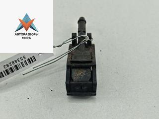 форсунка омывателя лобового стекла Volkswagen Passat B5 1999, 1.6 л., бензин, МКПП, серый, универсал, 6E0955985