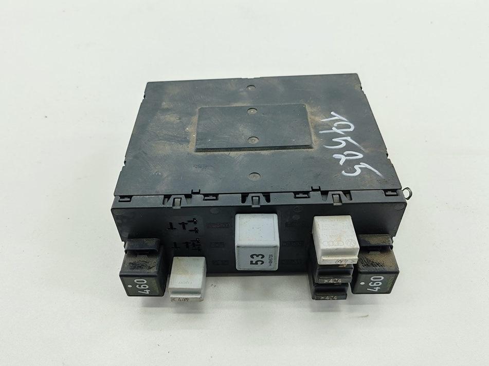 Блок управления BCM (Body Control Module) Volkswagen Tiguan 2008, 1.4 л., бензин, МКПП, белый, внедорожник 5 дв., 3C0837049E