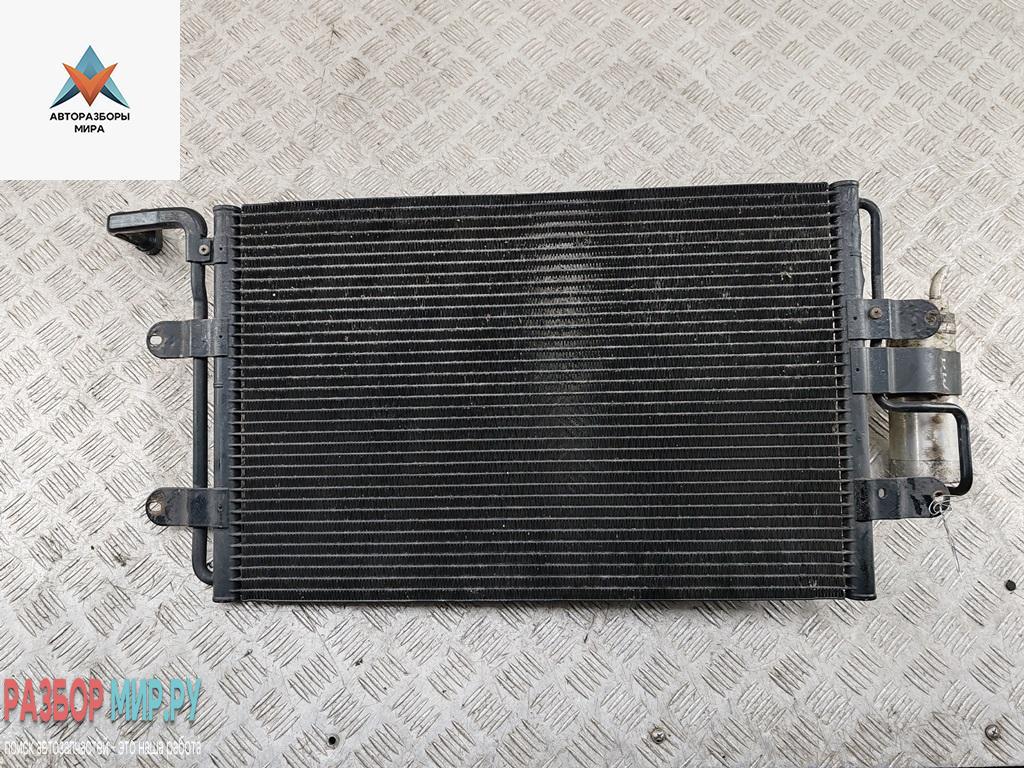радиатор кондиционера Volkswagen Golf 4 поколение 2002, 2.0 л., бензин, МКПП, серый, универсал, 1J0820411D - фото №1