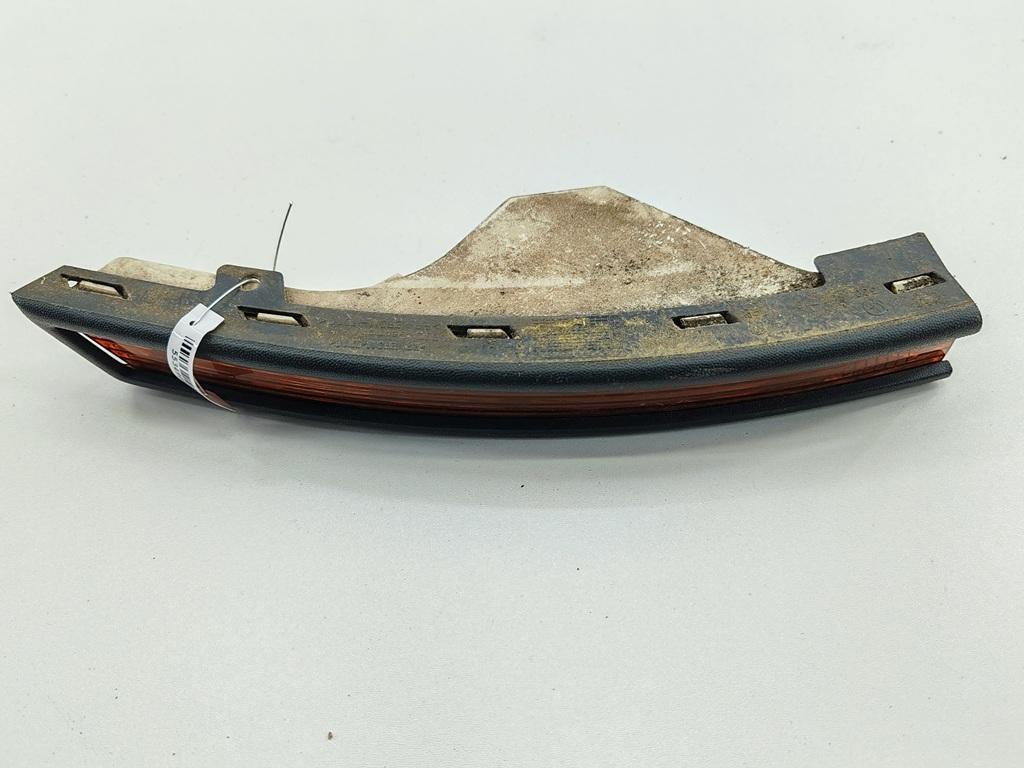 Поворотник (указатель поворота) правый Volkswagen Passat B6 2008, 2.0 л., дизель, АКПП, серый, универсал, 3C0953042J