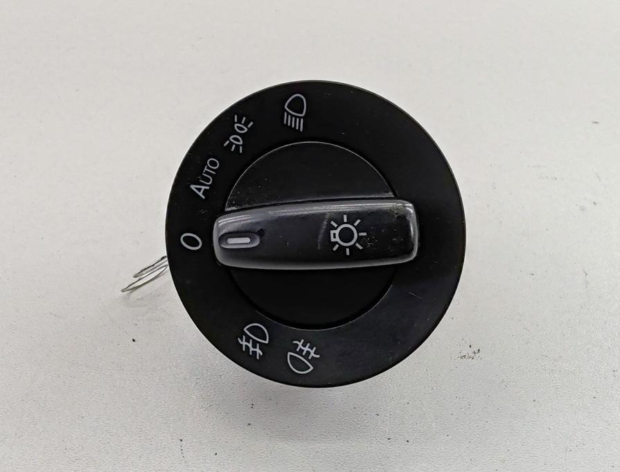 переключатель света Volkswagen Passat B6 2007, 2.0 л., дизель, МКПП, чёрный, универсал, 1K0941431AS - фото №1