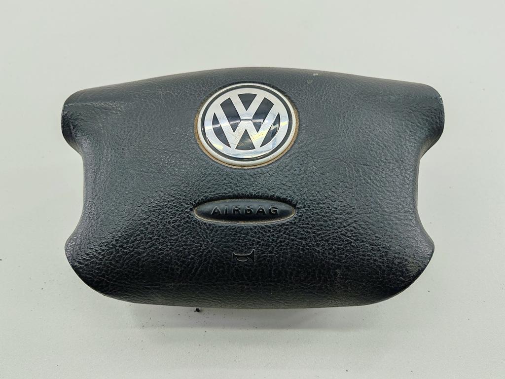 подушка безопасности водителя Volkswagen Golf-4 2001, 1.9 л., дизель, МКПП, серый, универсал, 3B0880201AS