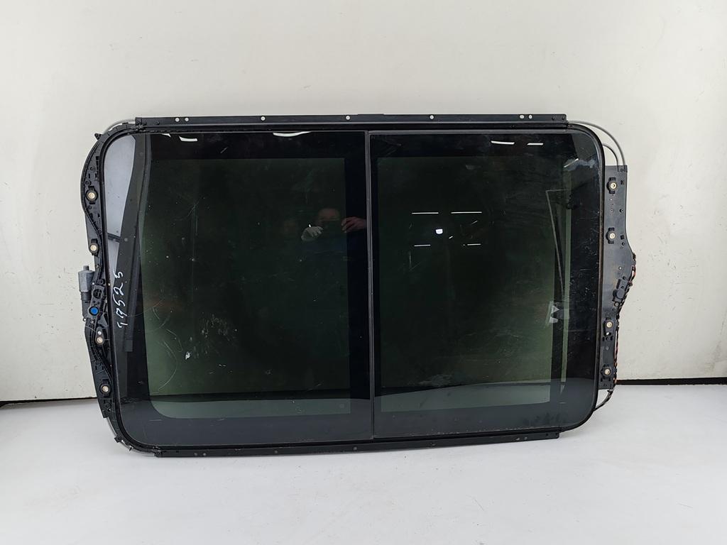 люк Volkswagen Tiguan 2008, 1.4 л., бензин, МКПП, белый, внедорожник 5 дв., 5N0877041D