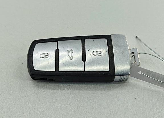 ключ Volkswagen Passat B6 2010, 1.4 л., бензин, АКПП, синий, универсал