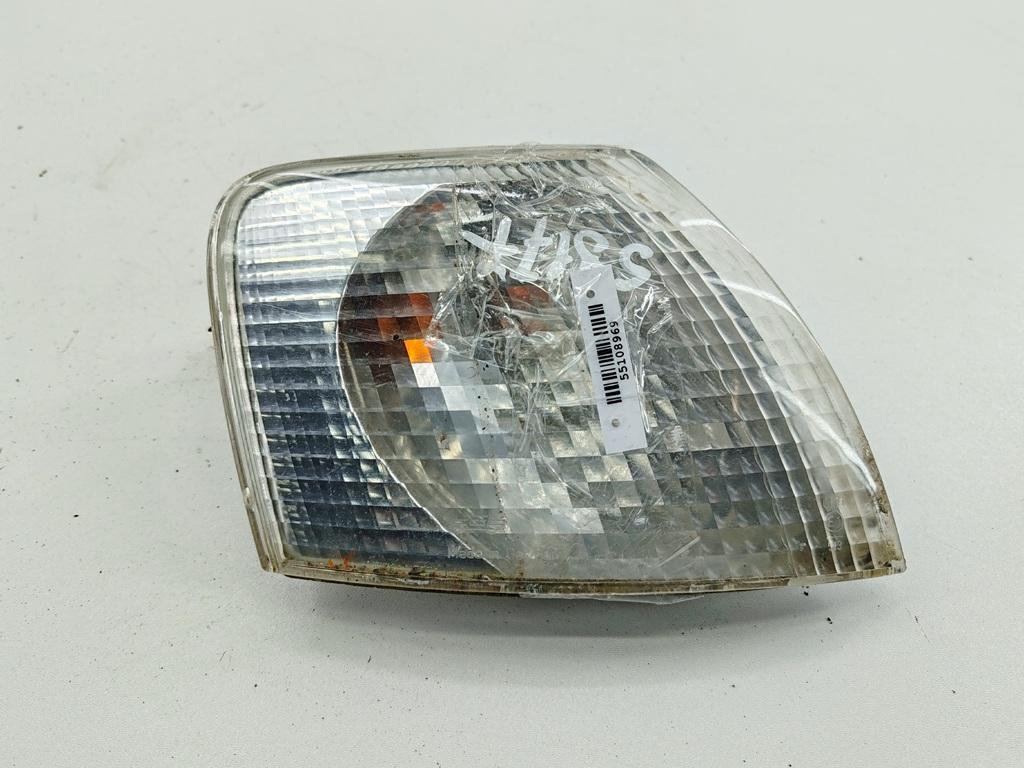 Поворотник (указатель поворота) правый Volkswagen Passat B5 1998, 1.9 л., дизель, МКПП, чёрный, универсал, 3B0953050C