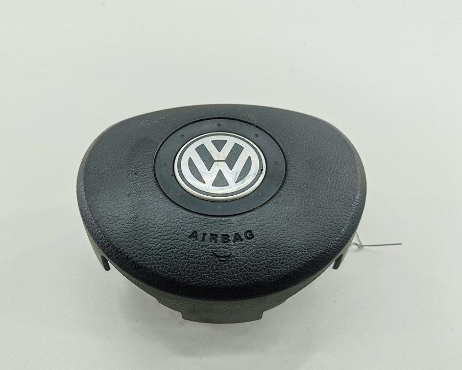 подушка безопасности водителя Volkswagen Touran 2003, 2.0 л., дизель, МКПП, серый, минивэн, 1T0880201A