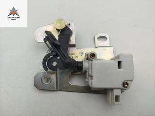 активатор замка багажника Volkswagen Golf 4 поколение 2002, 2.0 л., бензин, МКПП, серый, универсал, 1J9827425D
