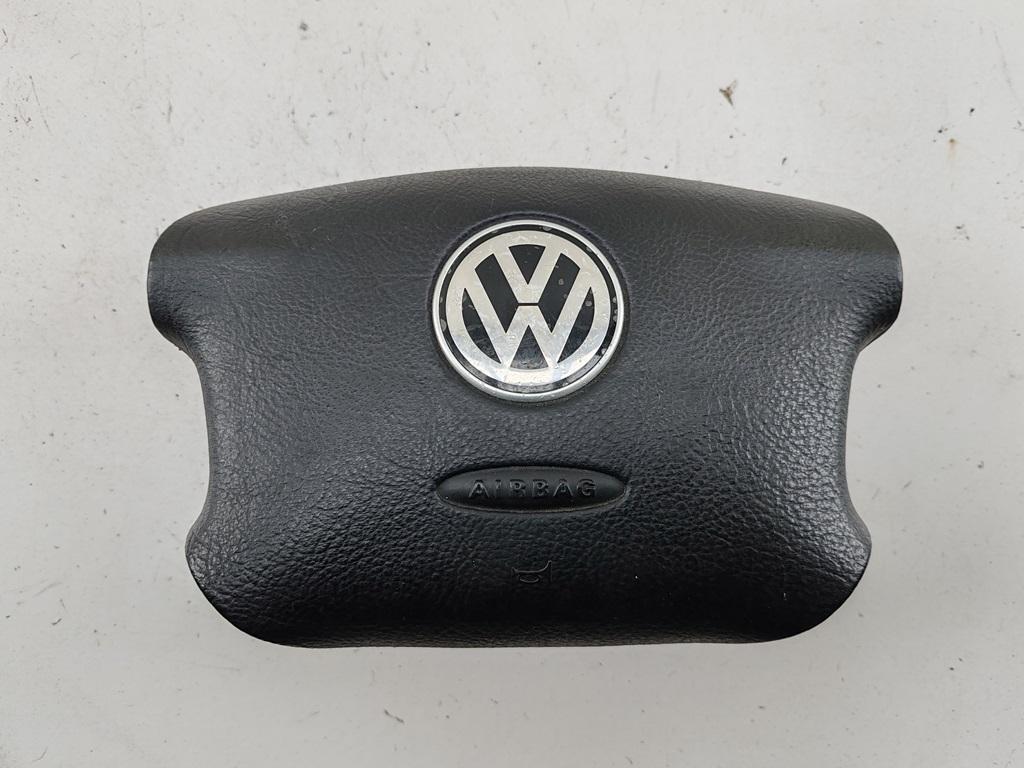 подушка безопасности водителя Volkswagen Passat B5 1998, 1.6 л., бензин, МКПП, чёрный, универсал, 3B0880201AE