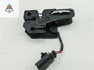 замок капота Volkswagen Touareg 1 поколение 2005, 2.5 л., дизель, АКПП, чёрный, внедорожник 5 дв., 7L0823509A