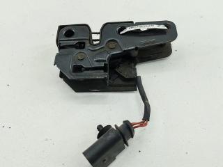 замок капота Volkswagen Touareg 1 поколение 2005, 2.5 л., дизель, АКПП, чёрный, внедорожник 5 дв., 7L0823509A