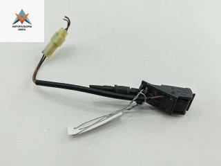 форсунка омывателя лобового стекла Volkswagen Golf 4 поколение 2002, 2.0 л., бензин, МКПП, серый, универсал, 6E0955986