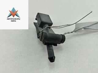 форсунка омывателя лобового стекла Volkswagen Passat B5 1998, 1.8 л., бензин, МКПП, чёрный, универсал, 3B0955985S