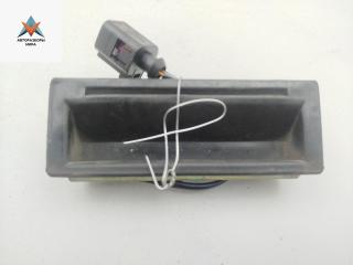 ручка крышки багажника Volkswagen Golf 4 поколение 2002, серый, универсал, 1J0827566