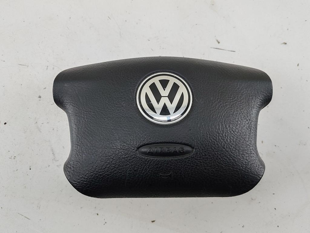 подушка безопасности водителя Volkswagen Passat B5+ (GP) 2002, 2.0 л., бензин, АКПП, чёрный, универсал, 3B0880201AS