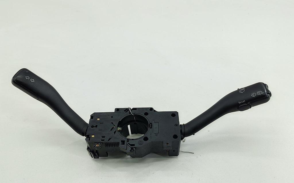 переключатель подрулевой Volkswagen Passat B5 1998, 1.9 л., дизель, МКПП, чёрный, универсал, 8L0953513G.4B0953503H - фото №1
