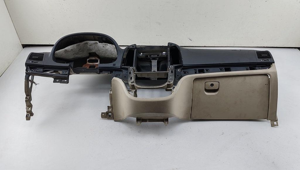 панель передняя салона (торпедо) Hyundai Santa Fe 2006, 2.2 л., дизель, МКПП, серый, внедорожник 5 дв.