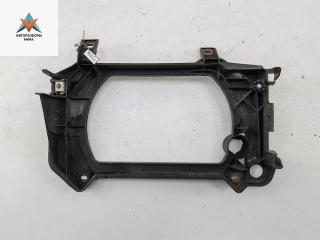 крепление фары правой Volkswagen Transporter T4 1997, 2.4 л., дизель, МКПП, белый, микроавтобус, 13635100