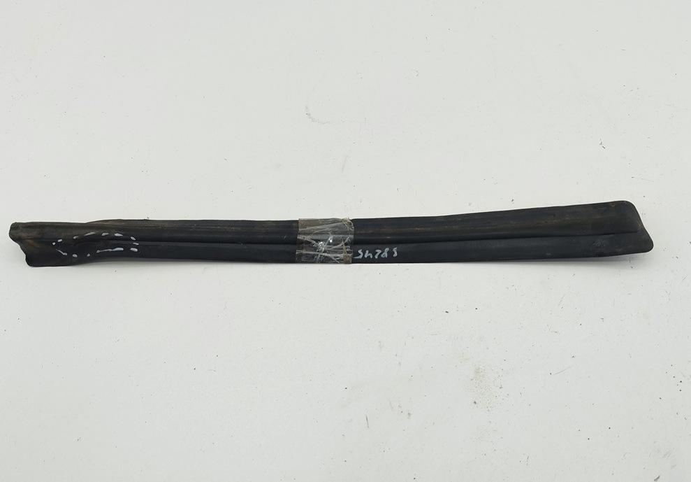 уплотнитель двери Opel Zafira A 2004, 1.8 л., бензин, МКПП, чёрный, минивэн, 009132664