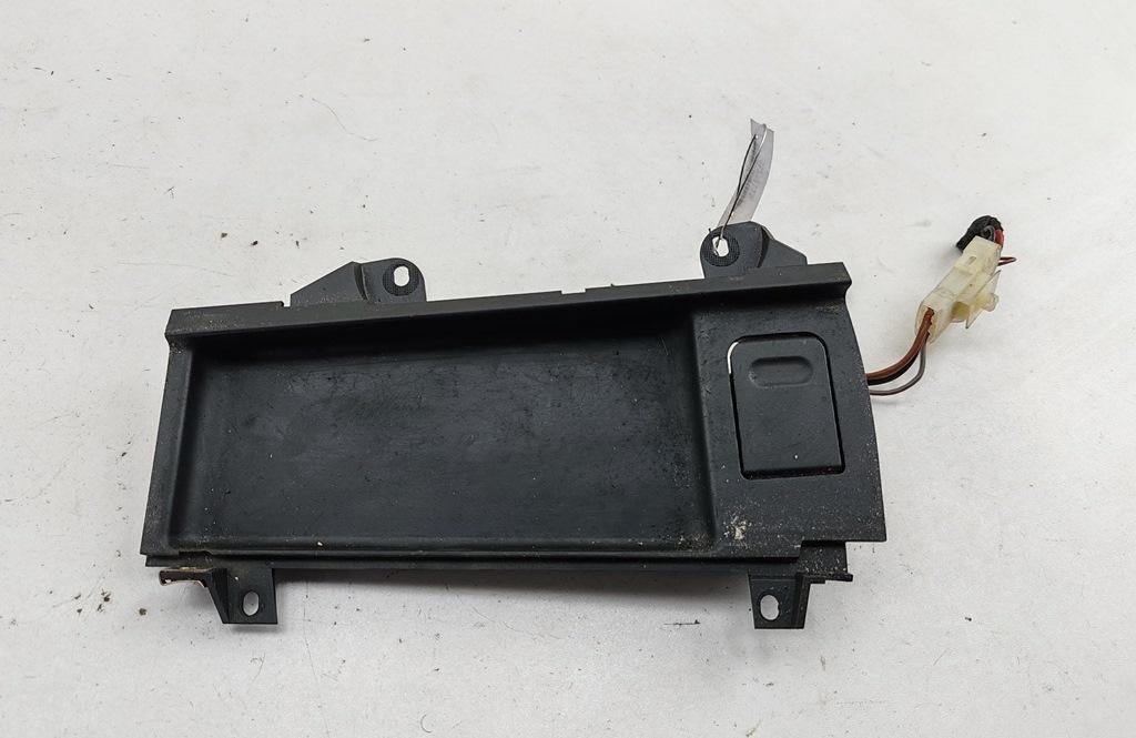 прикуриватель BMW 5 E39 1999, 2.5 л., бензин, АКПП, синий, универсал, 8159694